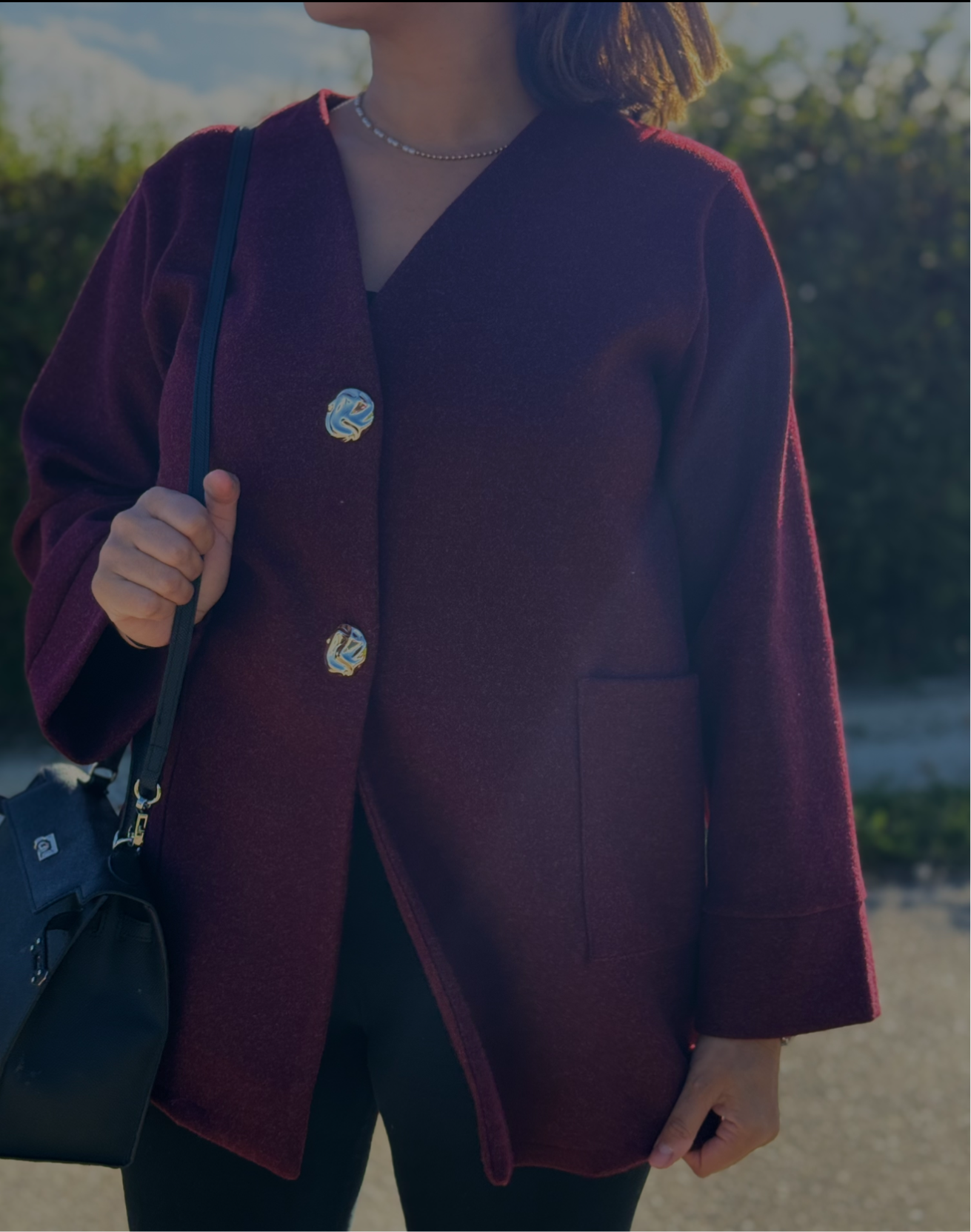 Gilet bordeaux à boutons or