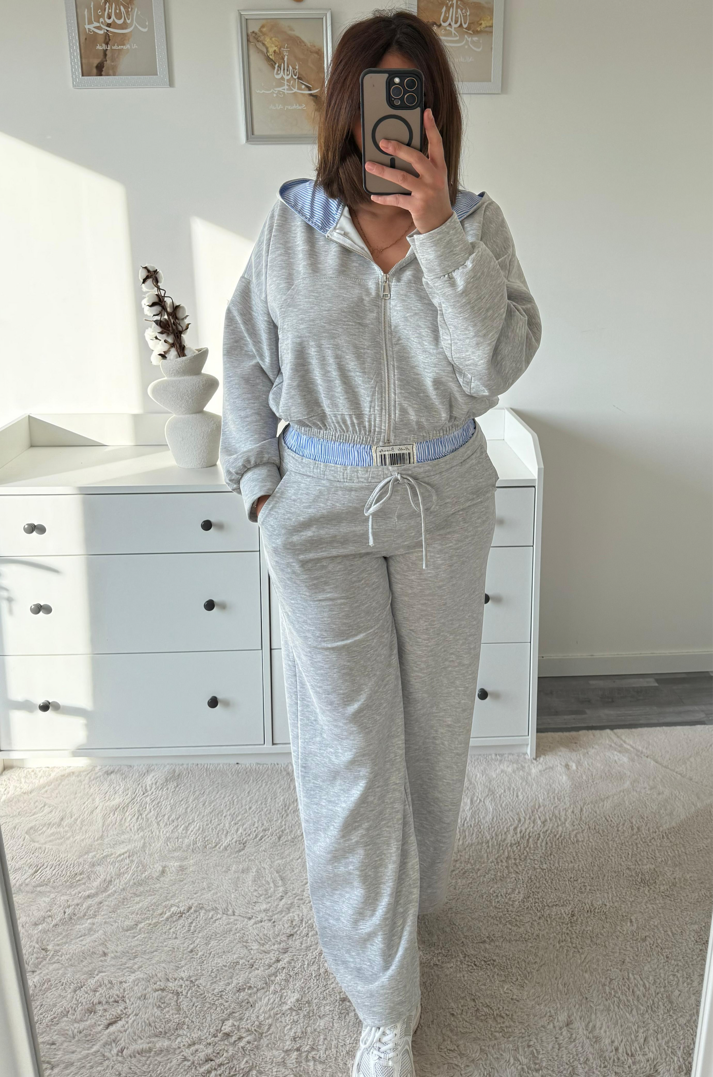 Ensemble survet gris
