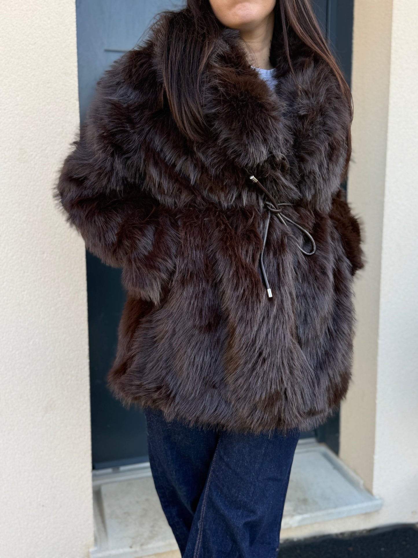 Fausse fourrure mi-longue [chocolat]