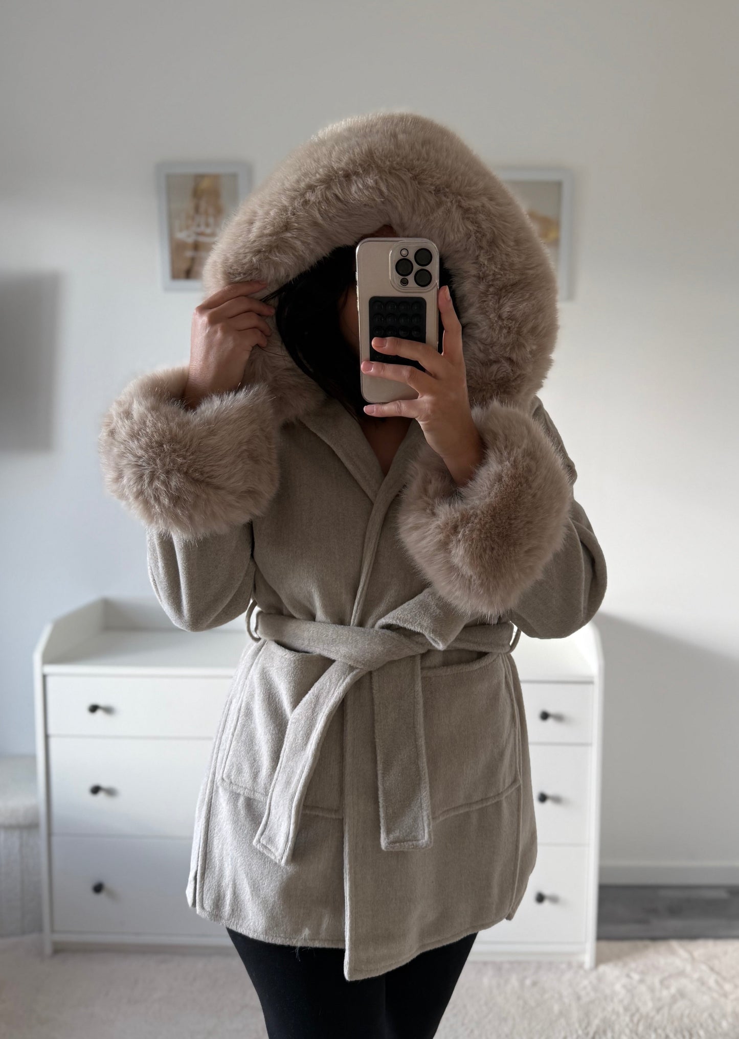 Veste fourrure à capuche