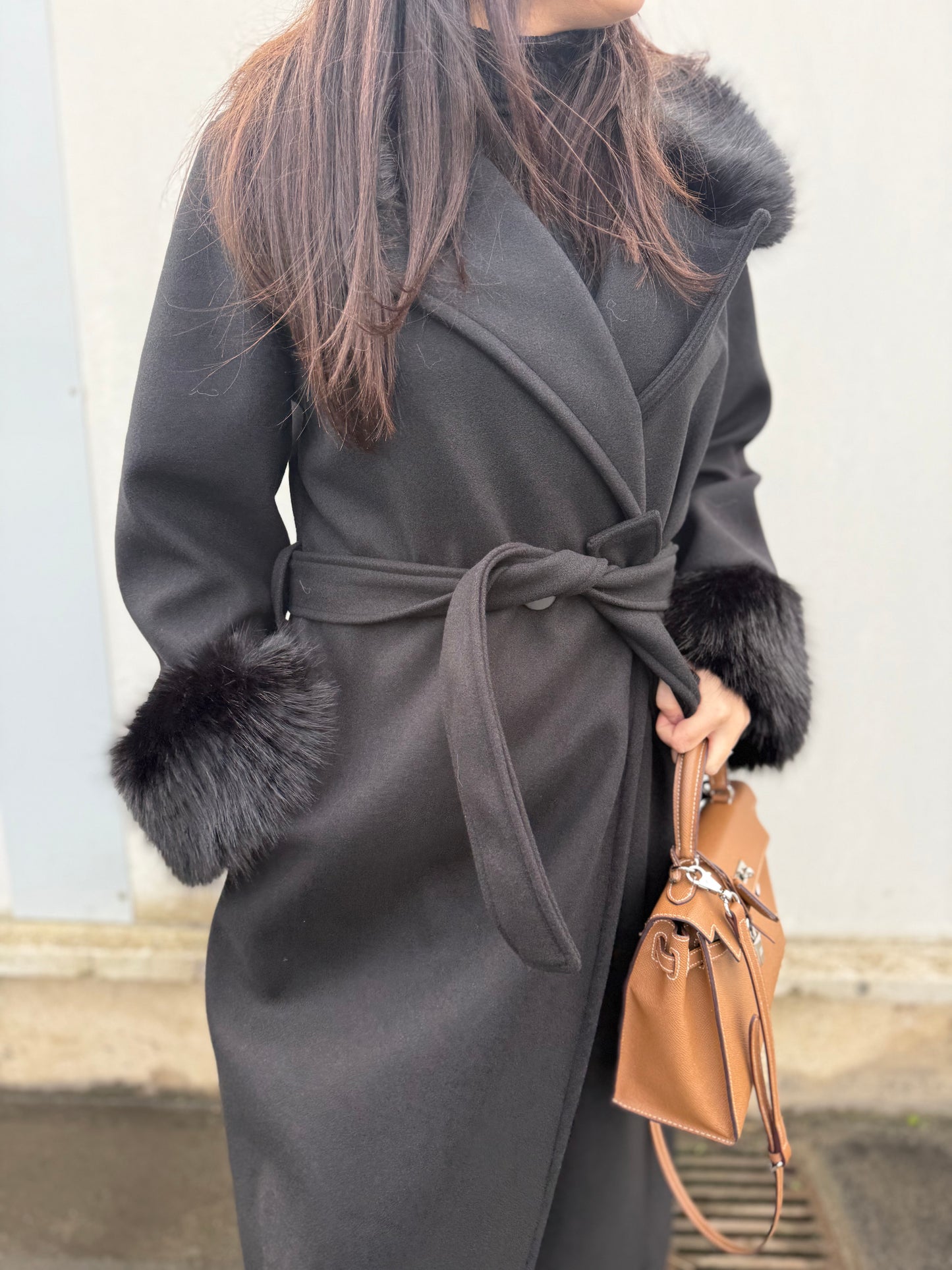 Manteau à fourrure [noire]