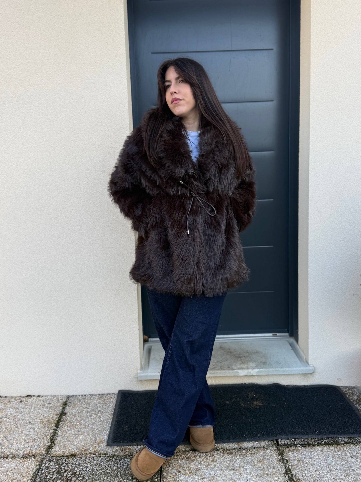 Fausse fourrure mi-longue [chocolat]