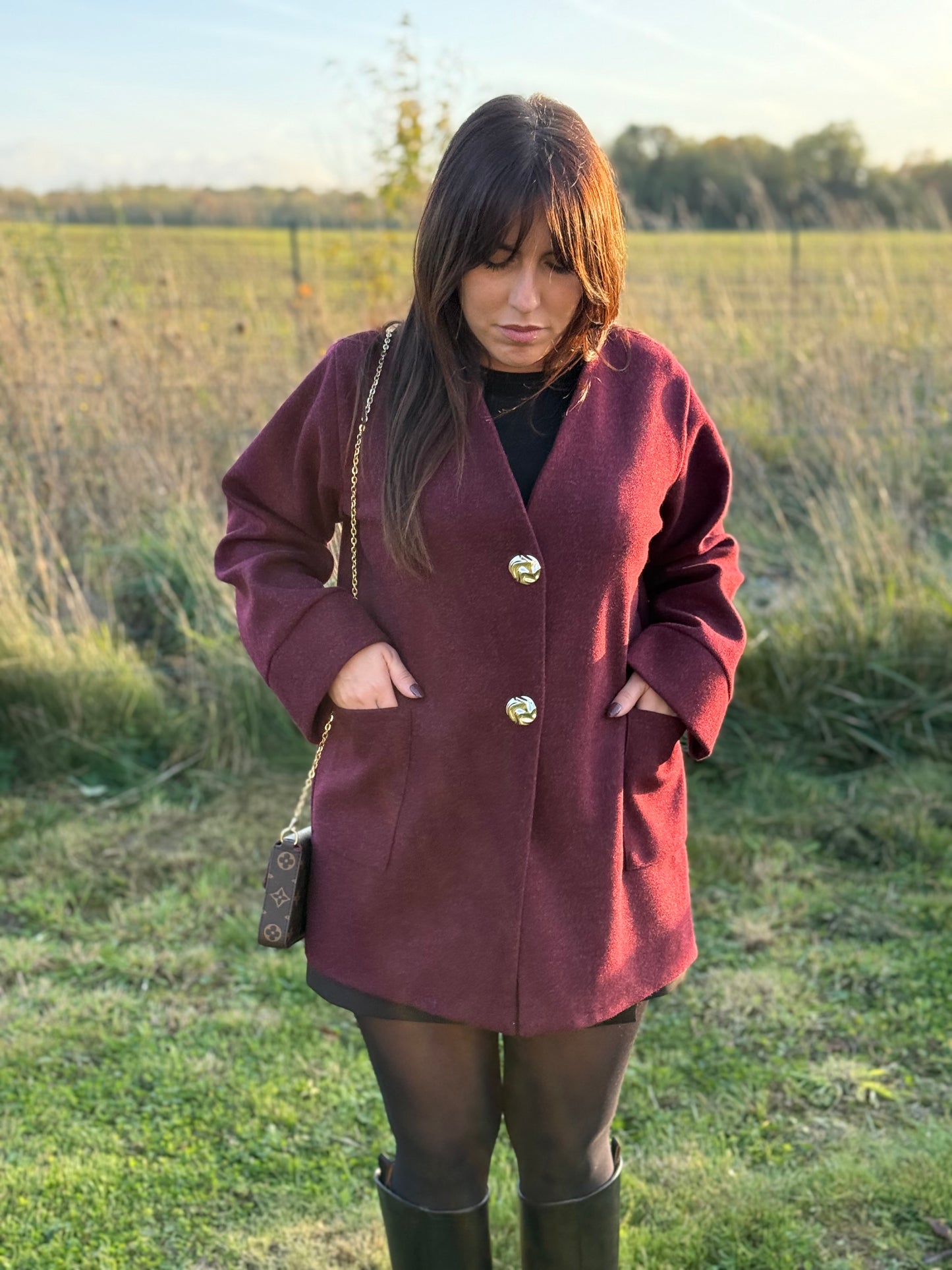Gilet bordeaux à boutons or