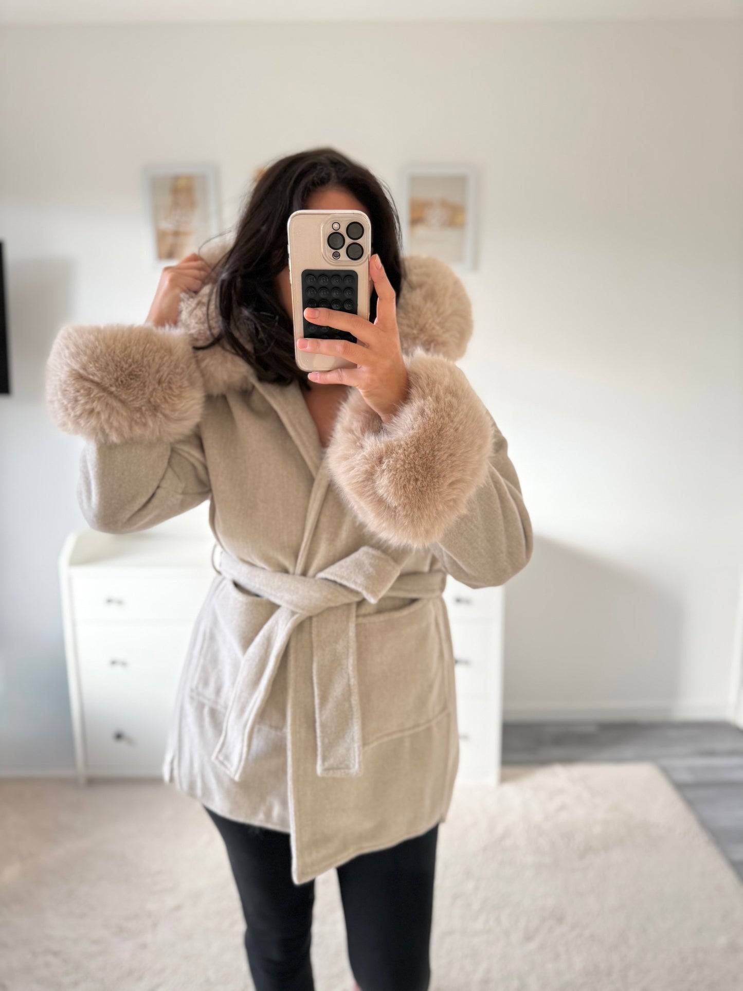 Veste fourrure à capuche