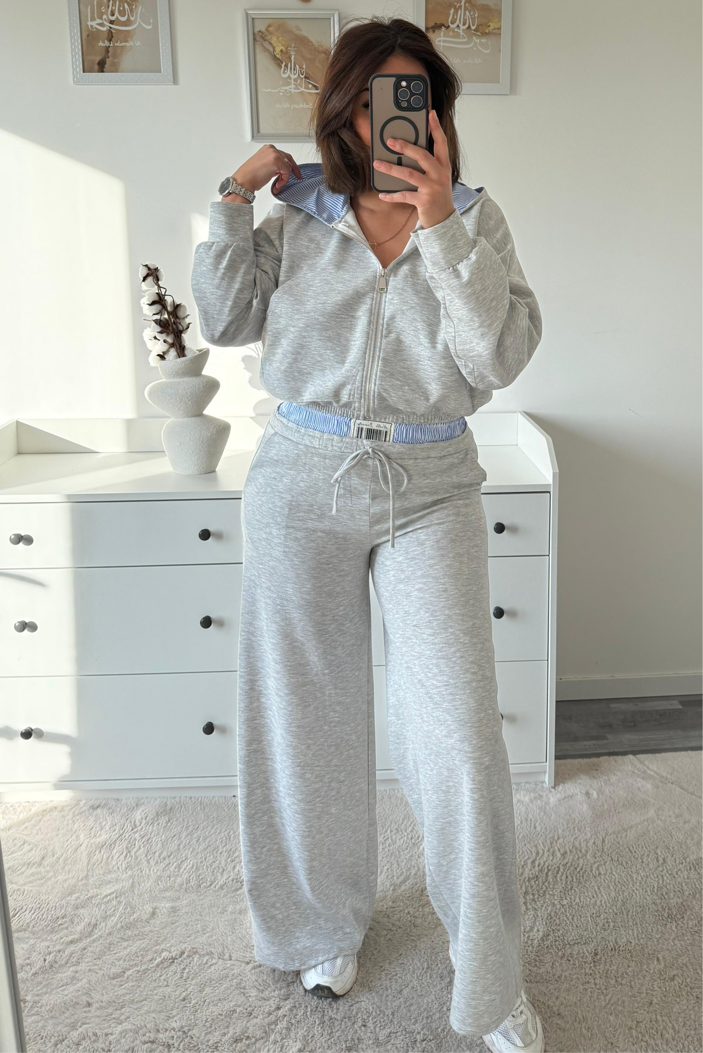 Ensemble survet gris